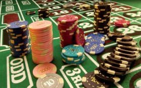 Gambar mesin slot online dengan animasi menarik dan tema penuh warna di platform gk8